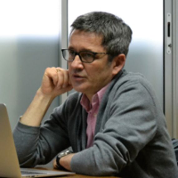 Profesor Olivier Dabène expuso sobre cumbres sudamericanas